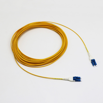 Uniboot LC Fiber Jumper 1M LC UPC đến LC UPC Đơn phương thức G657.A1 BendInsensitive 2mm LSZH Loss thấp 0.15dB Fiber Patch Cord